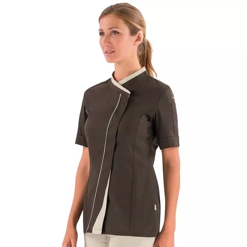 Veste de cuisine respirante : indispensable en été ?